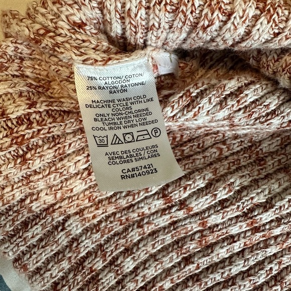 LOFT Rust Red and White Marbled V-neck Sweater - Picture 7 of 8